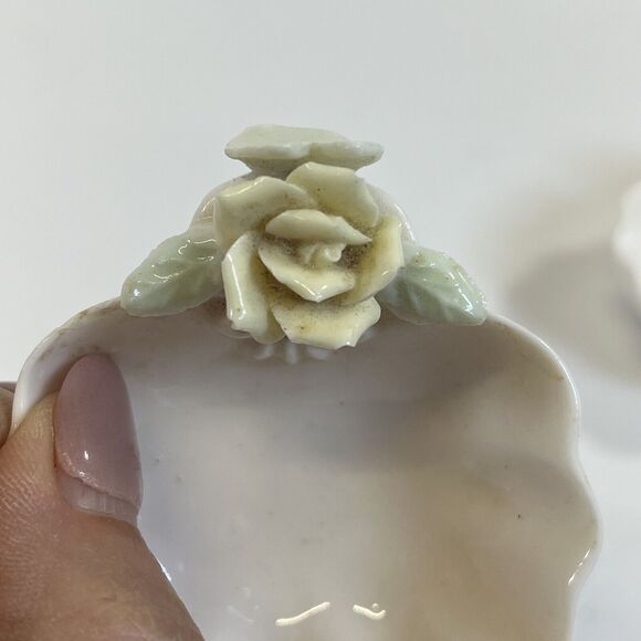 Set of 4 VINTAGE PORCELAIN SALT CELLAR SHELL SHAPED W/ROSES BY ARDALT ~ JAPAN - Picture 5 of 12